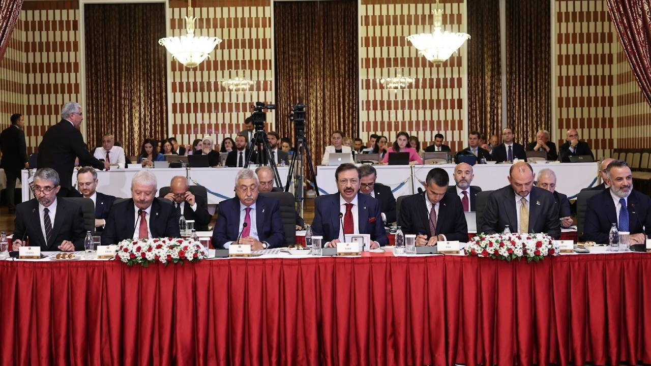 Komisyonda bu kez iş insanları konuştu: Demokrasi ekonomiyi de güçlendirir