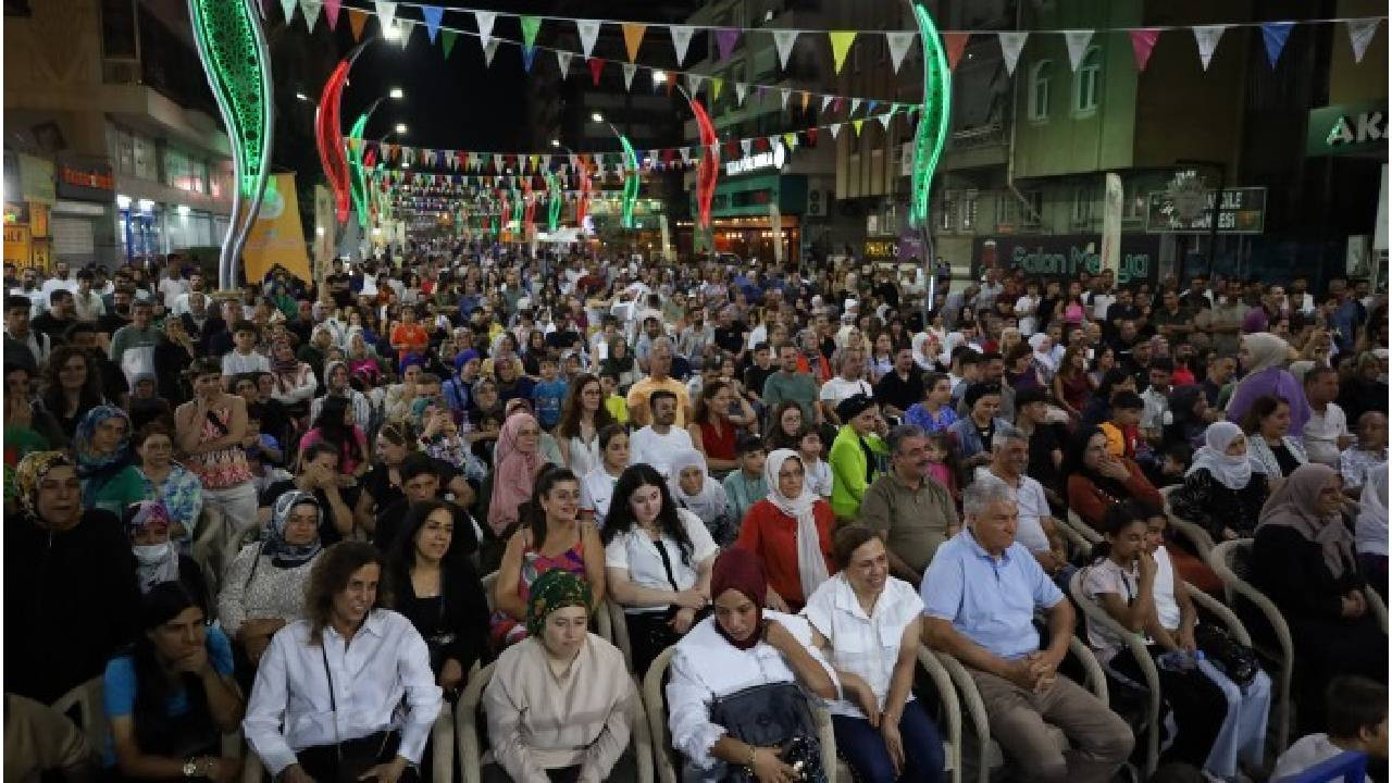 Diyarbakır'ın Yenişehir Belediyesi tarafından düzenlenen Kültür ve Sanat Günlerine yoğun ilgi
