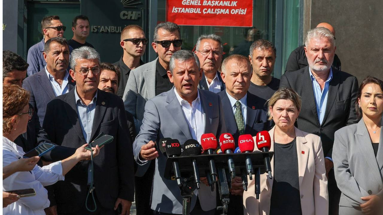 Özel'den Erdoğan'a yanıt: Kayyım atamak için kullandıkları kişi bugün AKP'ye katıldı