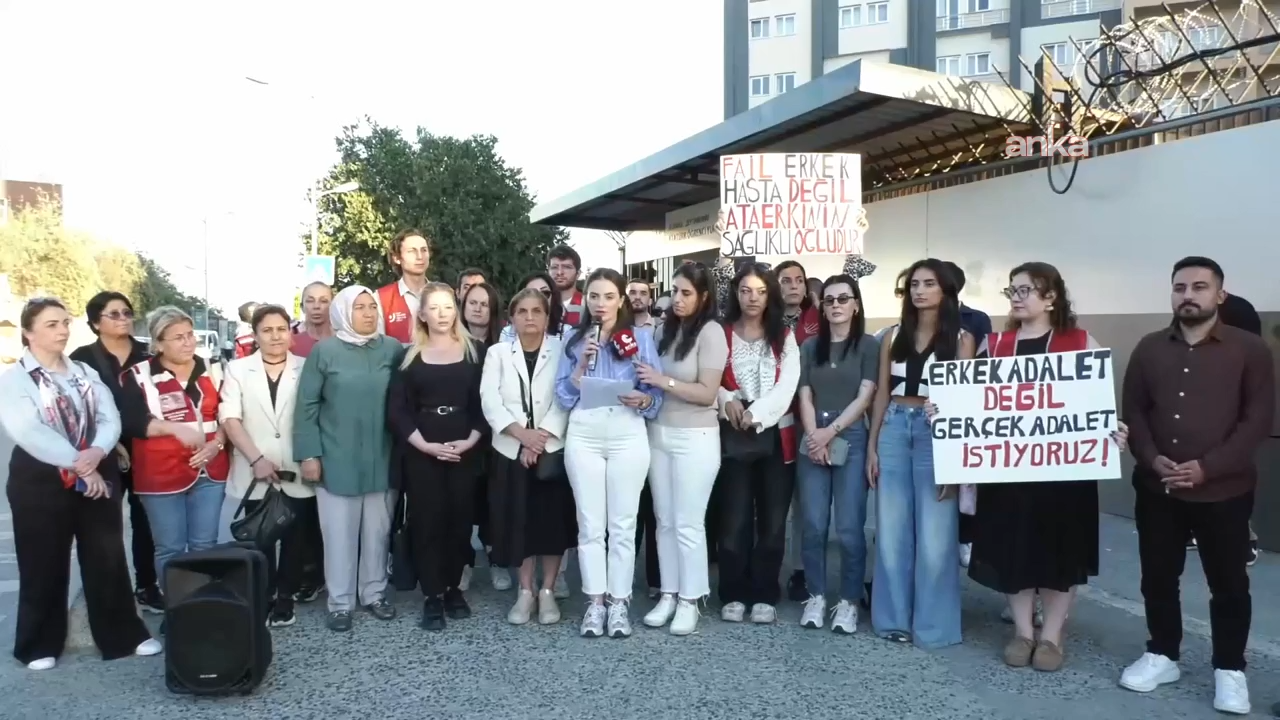 CHP İstanbul Toplumsal Cinsiyet Eşitliği Komisyonu Cevizlibağ'da ki KYK yurdu önünde açıklama yaptı