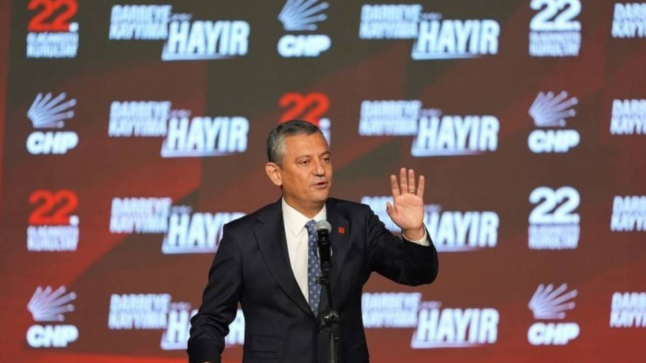 CHP’nin 22'inci Olağanüstü Kurultayı... Özgür Özel geçerli oyların tamamını alarak yeniden genel başkan seçildi