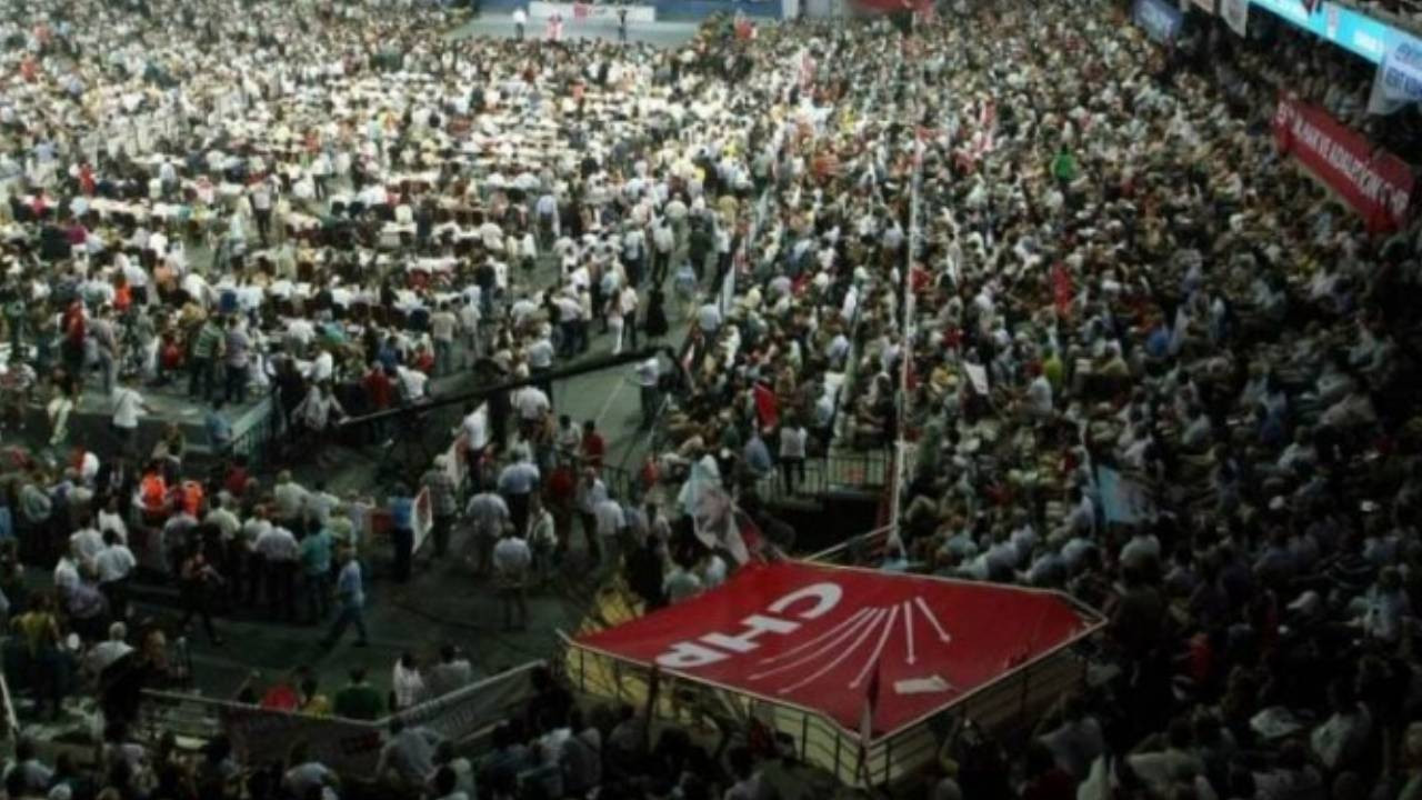 CHP’nin olağanüstü kurultayı başladı: Kılıçdaroğlu katılmadı