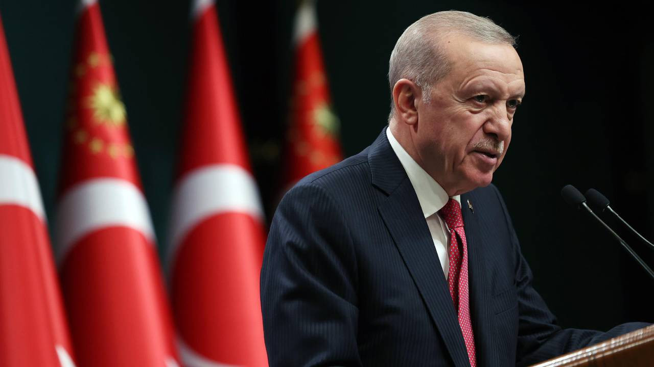 Erdoğan'dan Özel'e yanıt: 'Bir alışveriş olursa oğluyla değil, Trump'la yaparız. Bu işler onun kıratı değil'