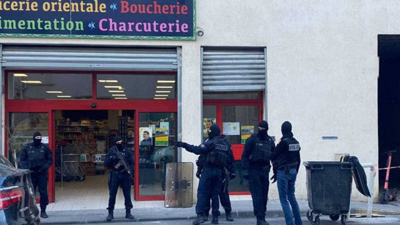 Fransa'da Kürt derneğine polis baskını: 4 gözaltı