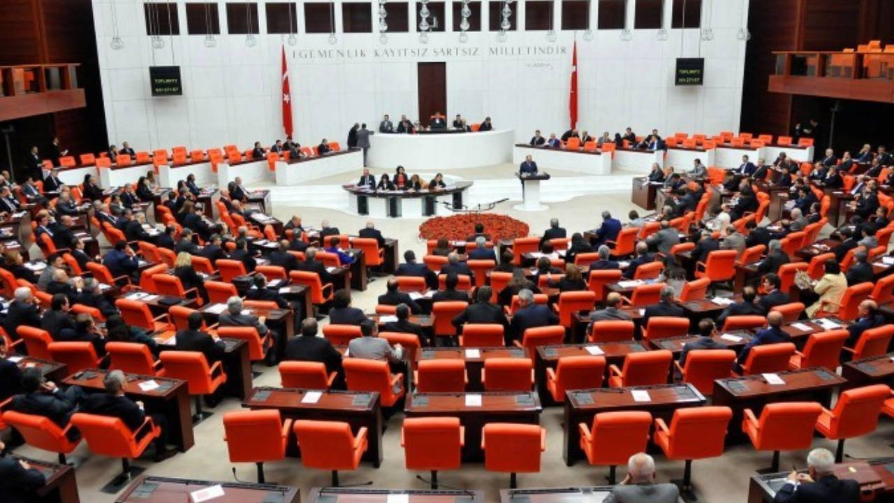 TBMM Genel Kurulunda Gar Katliamı tartışması... Ağababa: Katliama göz yumdunuz