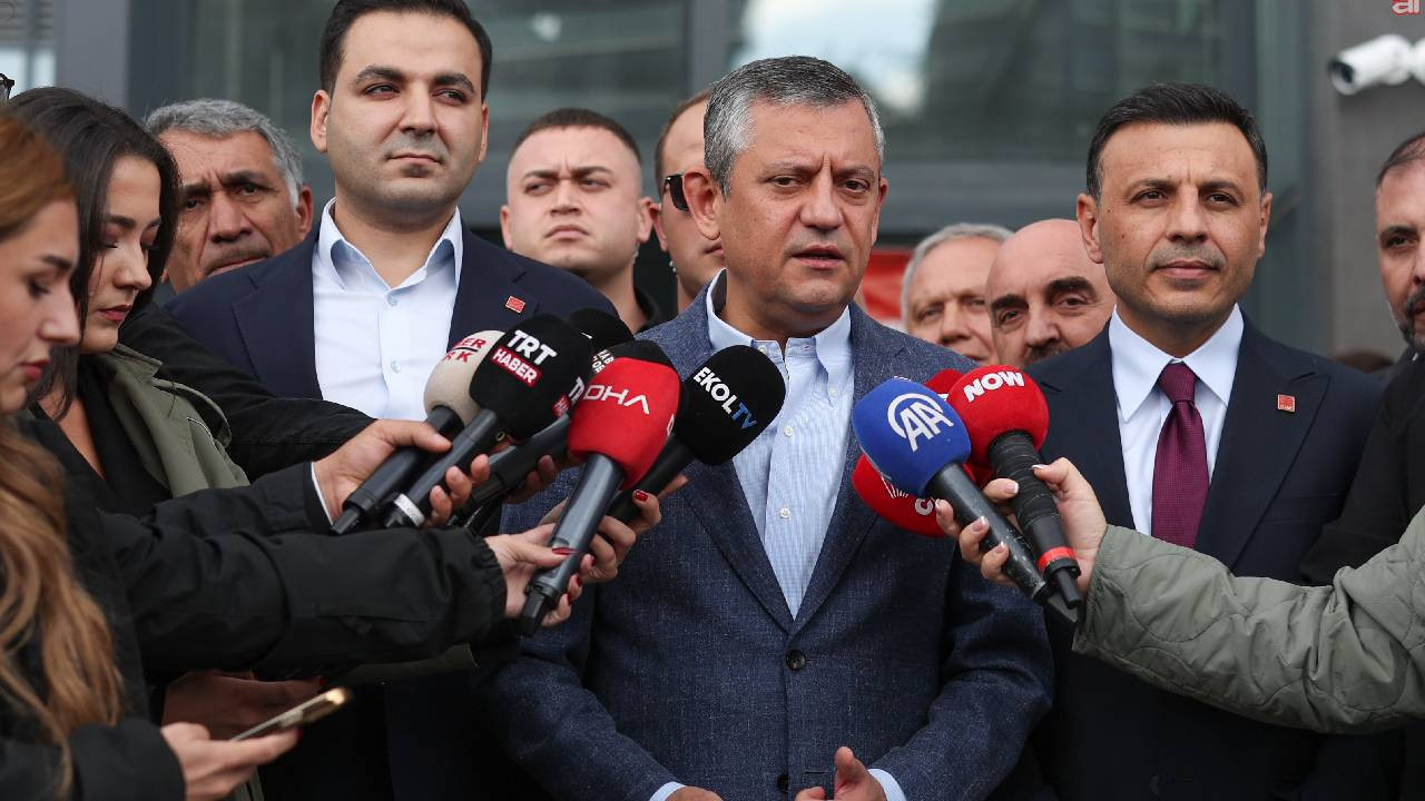 Özgür Özel: Trump'tan meşruiyet dilenenlere meşruiyet kazandırmayız