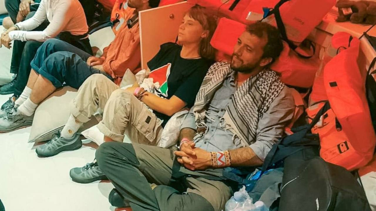 İsrail’in alıkoyduğu Küresel Sumud Filosu aktivistleri Ketziot Hapishanesi’ne gönderildi