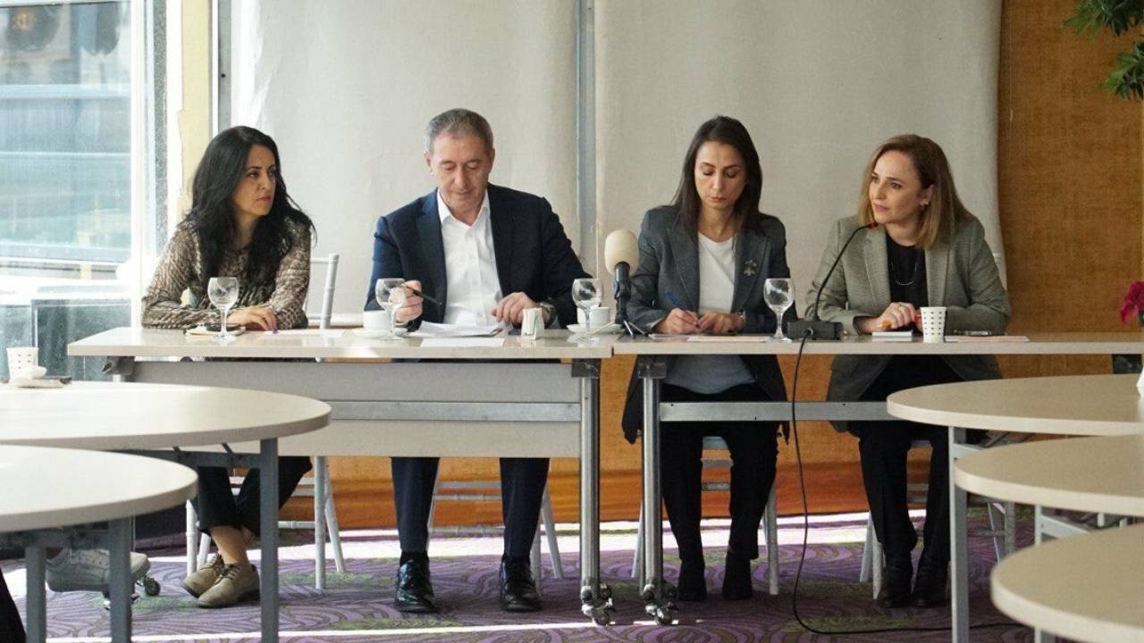 DEM Parti Eş Genel Başkanları Akil İnsanlarla bir araya geldi