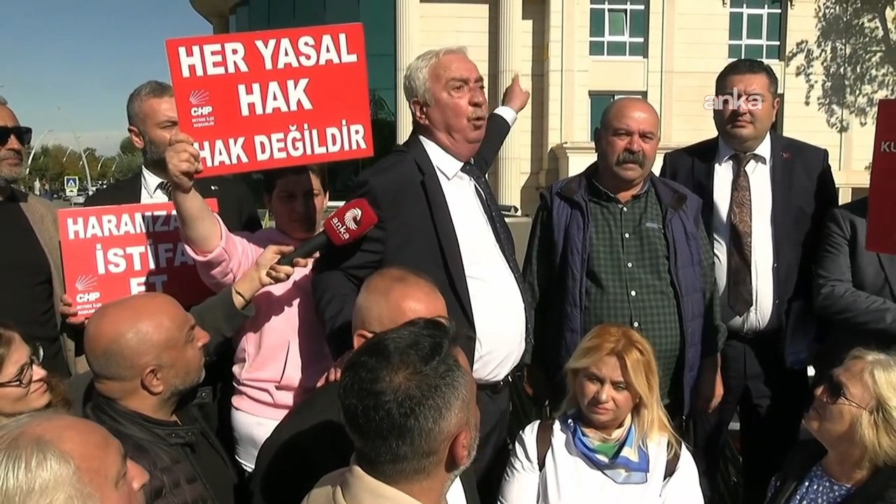AKP'ye geçen Beykoz Belediye Başkan Vekili Gürzel protesto edildi
