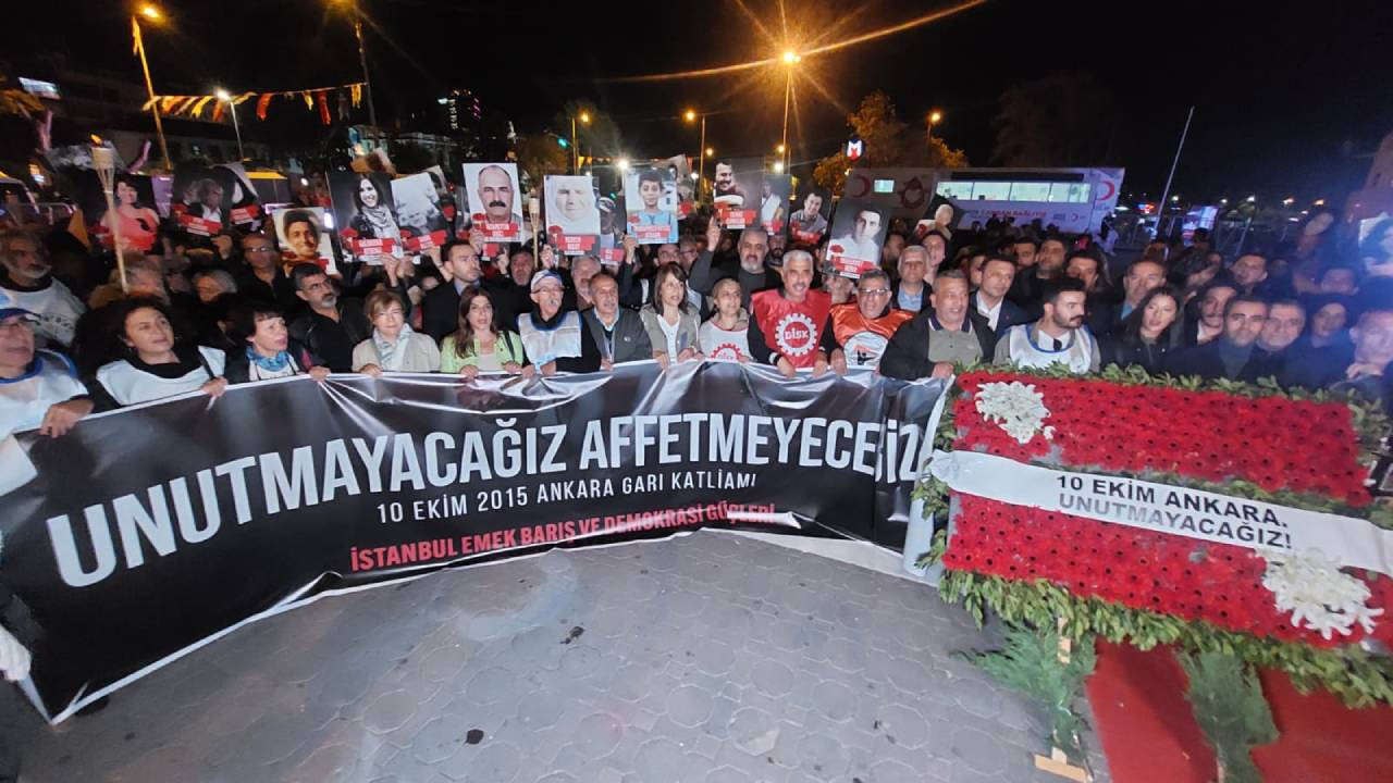 Gar Katliamı'nın 10'uncu yılında İstanbul'da anma: 'Hiçbir kamu görevlisi hesap vermedi'
