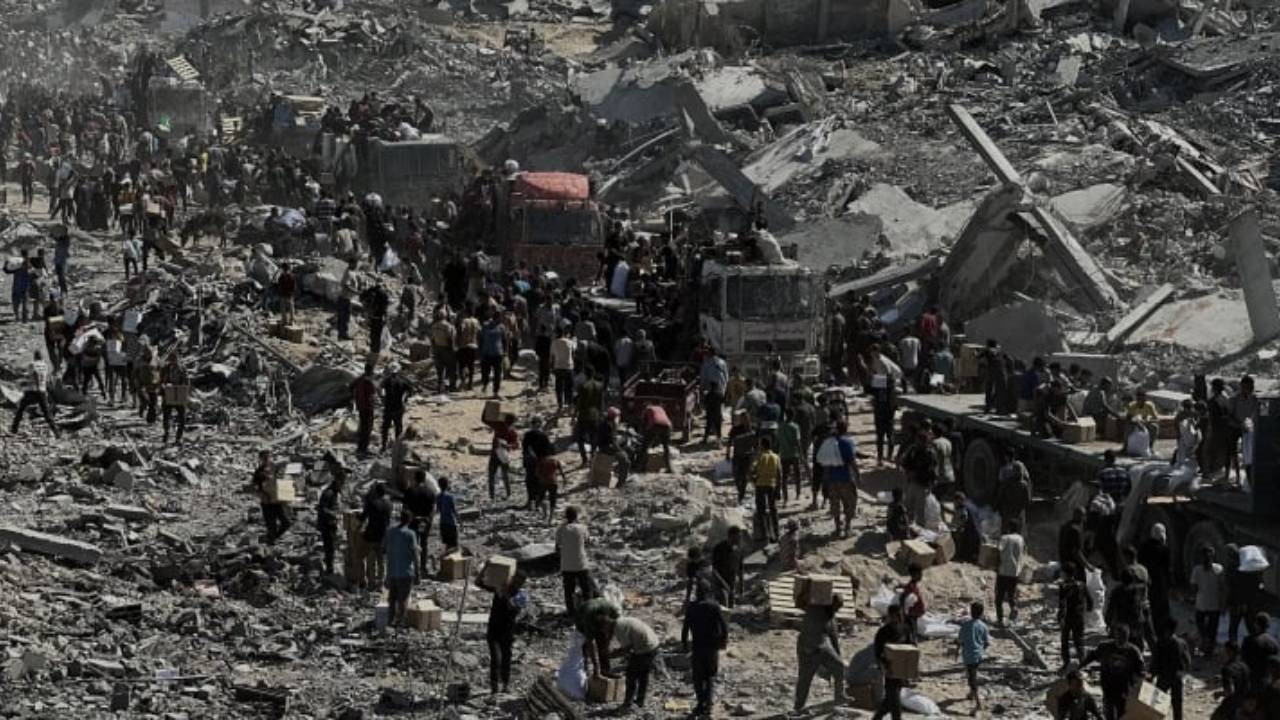 Ateşkes sonrası ilk yardım tırları Gazze'ye ulaştı