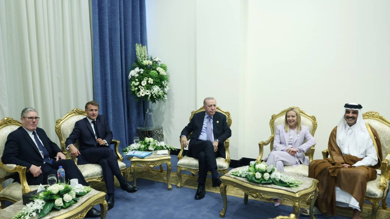 Erdoğan, Msır'da liderlerle bir araya geldi