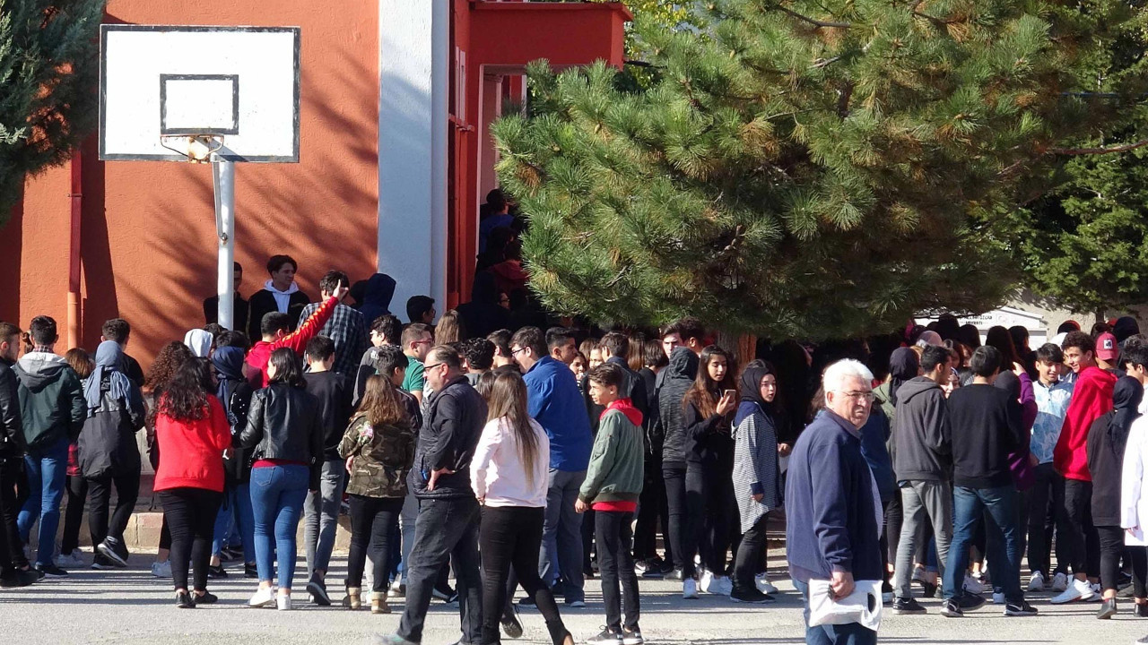 İstanbul İl Milli Eğitim Müdürlüğü’nden liselere cuma namazı talimatı