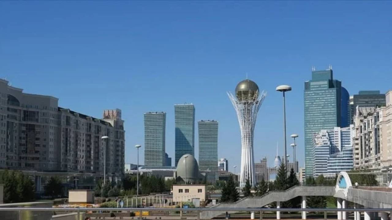 Kazakistan'da bazı temel ürün ve hizmetlerin zammı yasaklandı