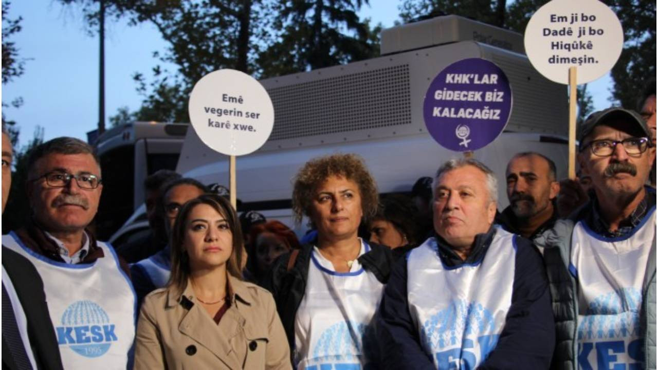 KESK'lilerden polis ablukasında açıklama: İşimizi geri alacağız