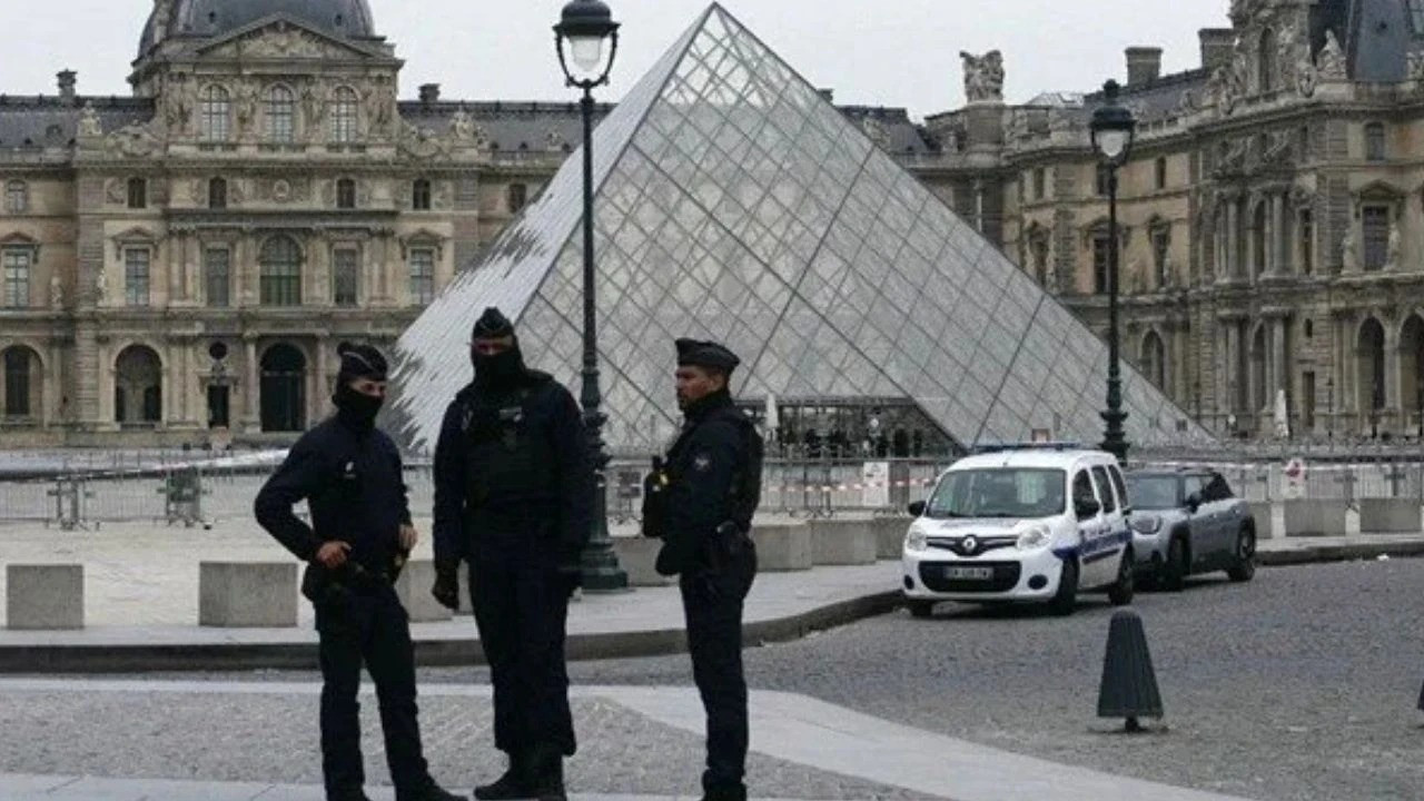 Louvre Müzesi soygunu: Güvenlik nasıl çöktü?