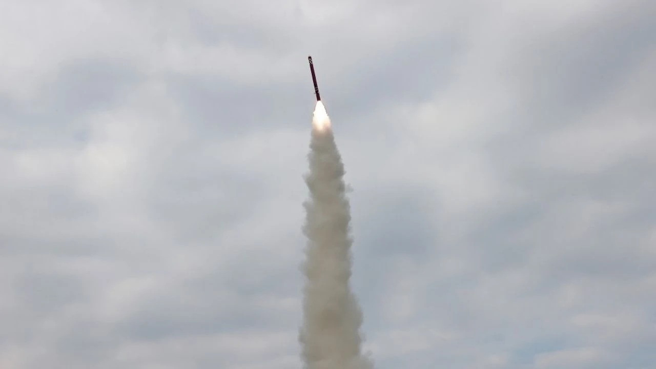 Trump'ın Güney Kore ziyareti öncesi Kuzey Kore'den füze denemesi