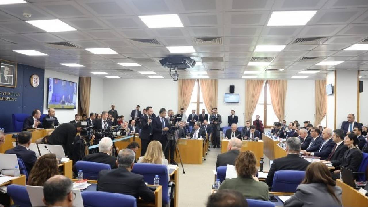 DEM Parti'den Meclis'te Kürtçe tercüman bulundurma teklifi