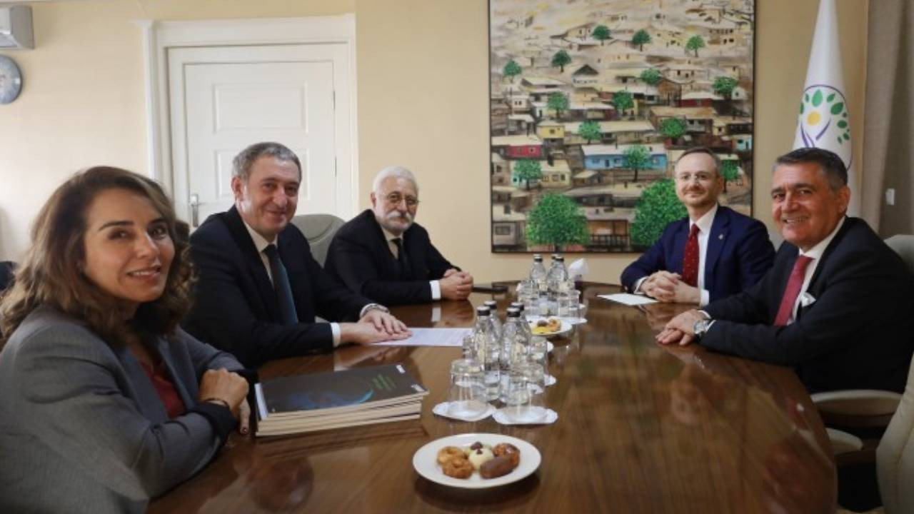 TÜSİAD Başkanı Turan DEM Parti'yi ziyaret etti