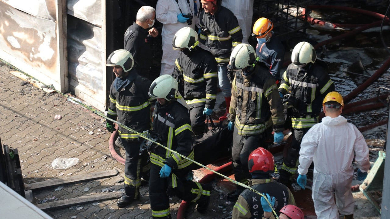 Kocaeli'de fabrika yangını: 2'si çocuk, 6 işçi öldü