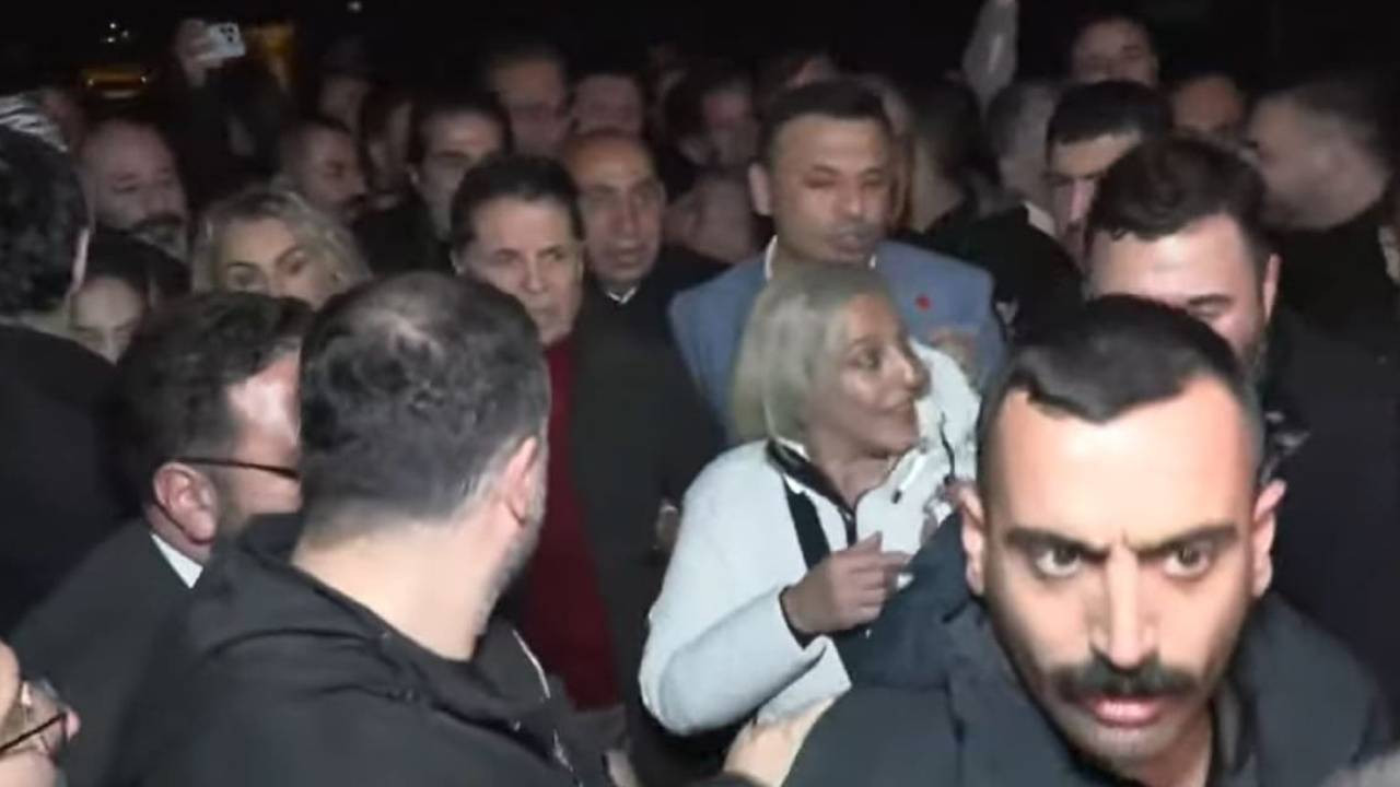 Ahmet Özer tahliye edildi