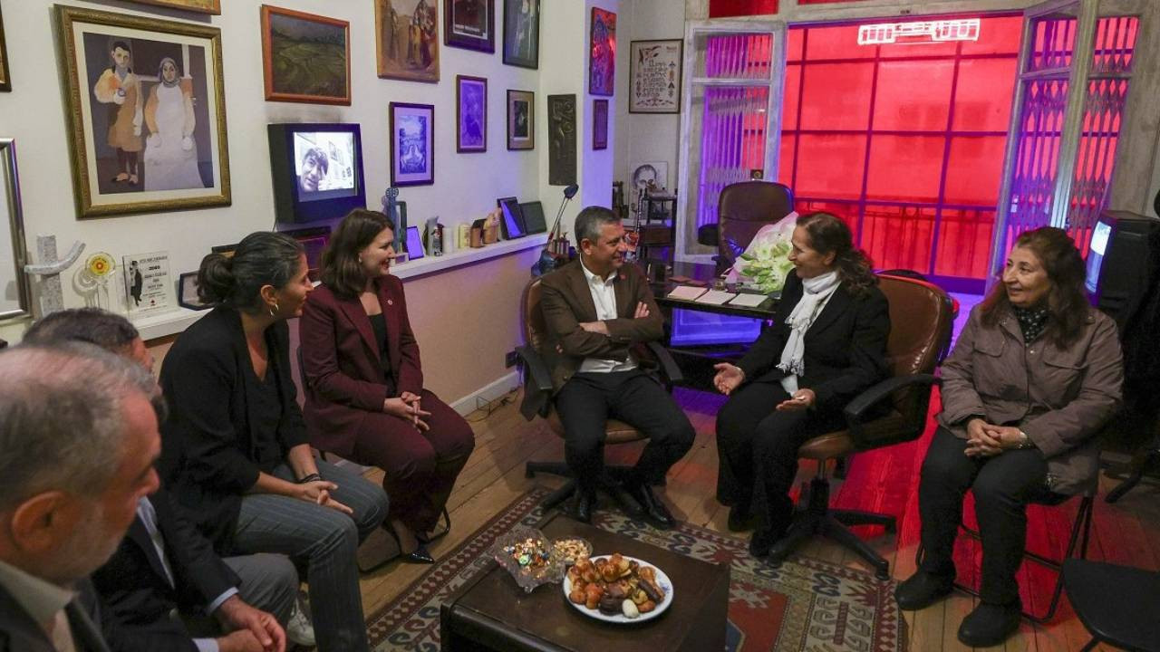 Özgür Özel, Hrant Dink'in ailesini ziyaret etti