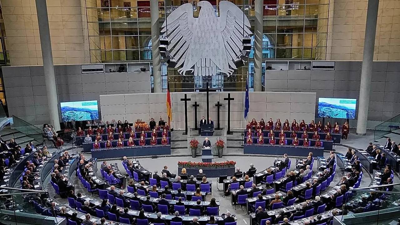 Almanya İsrail’e yönelik silah ihracatı sınırlamasını kaldırdı