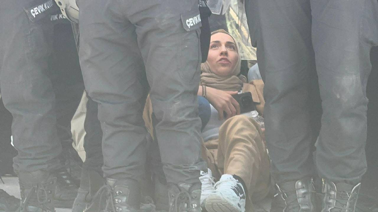 Van’da öğrencilerin eylemine polis engeli: 10 gözaltı