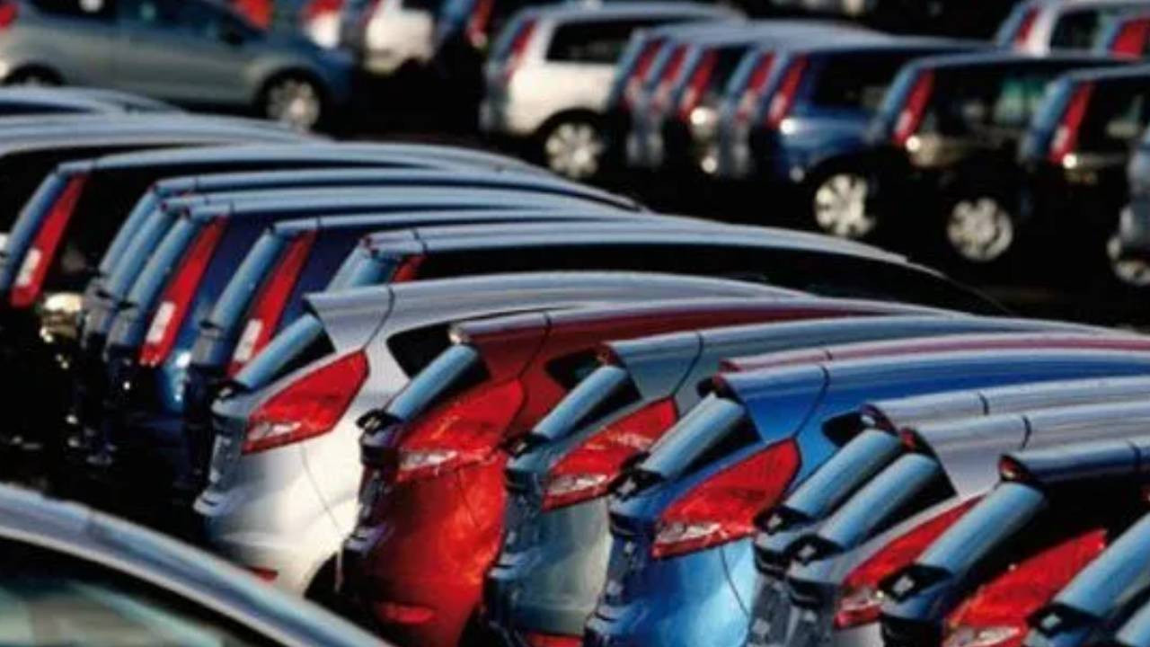 Ek vergi yürürlüğe giriyor: Bazı otomobiller yarın 500 bin lira birden zamlanacak