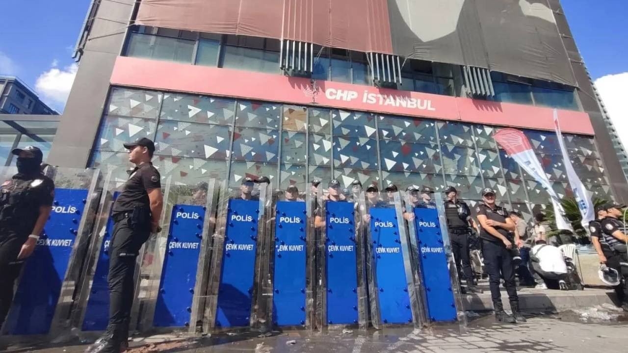 Mahkeme CHP İstanbul'da kayyım kararını kaldırmadı: İBB iddianamesi de dosyaya eklenecek