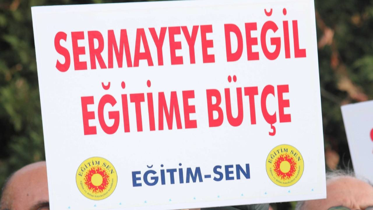 Eğitim-Sen'den Öğretmenler Günü açıklaması: "İktidar öğretmenlere 9 çeyrek altın borçlu"