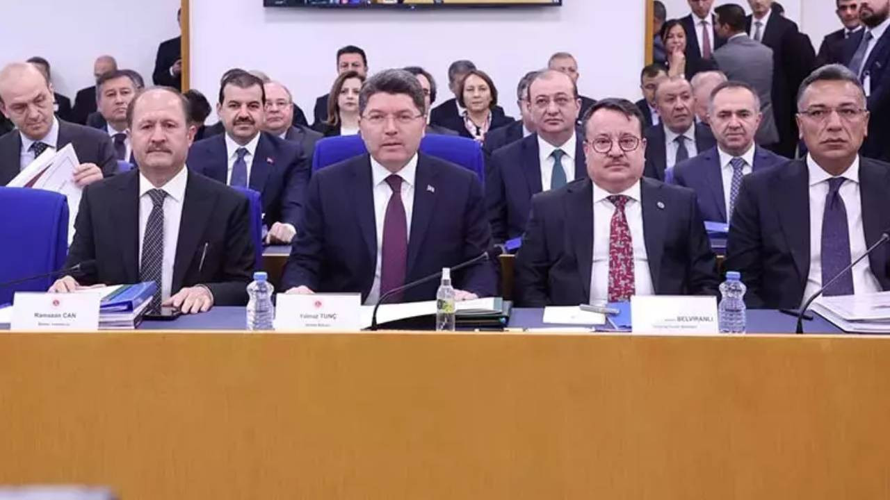 Bakan Tunç ile CHP'liler arasında 'beyaz Toros' gerginliği