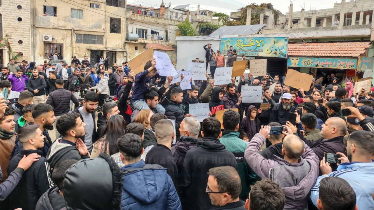 Suriye'de Aleviler katliamlara karşı sokaklara çıktı: Şam güçleri halka saldırdı