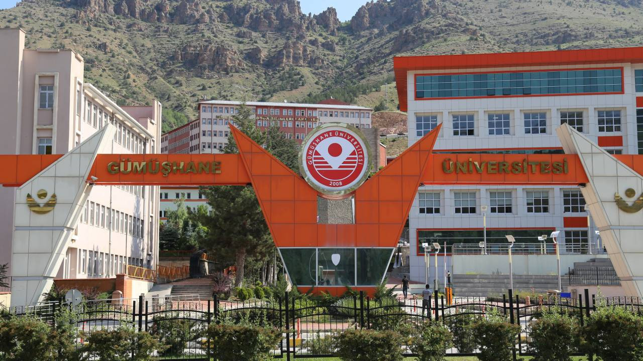 Gümüşhane Üniversitesi'nde bir erkek kadın memuru rehin aldı