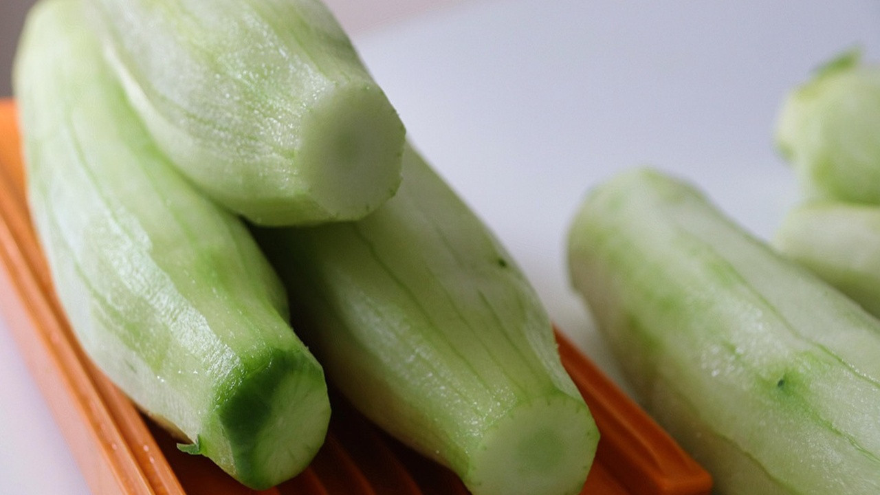 Salatalık kabuklarını asla çöpe atmayın! İşte kimsenin bilmediği faydaları