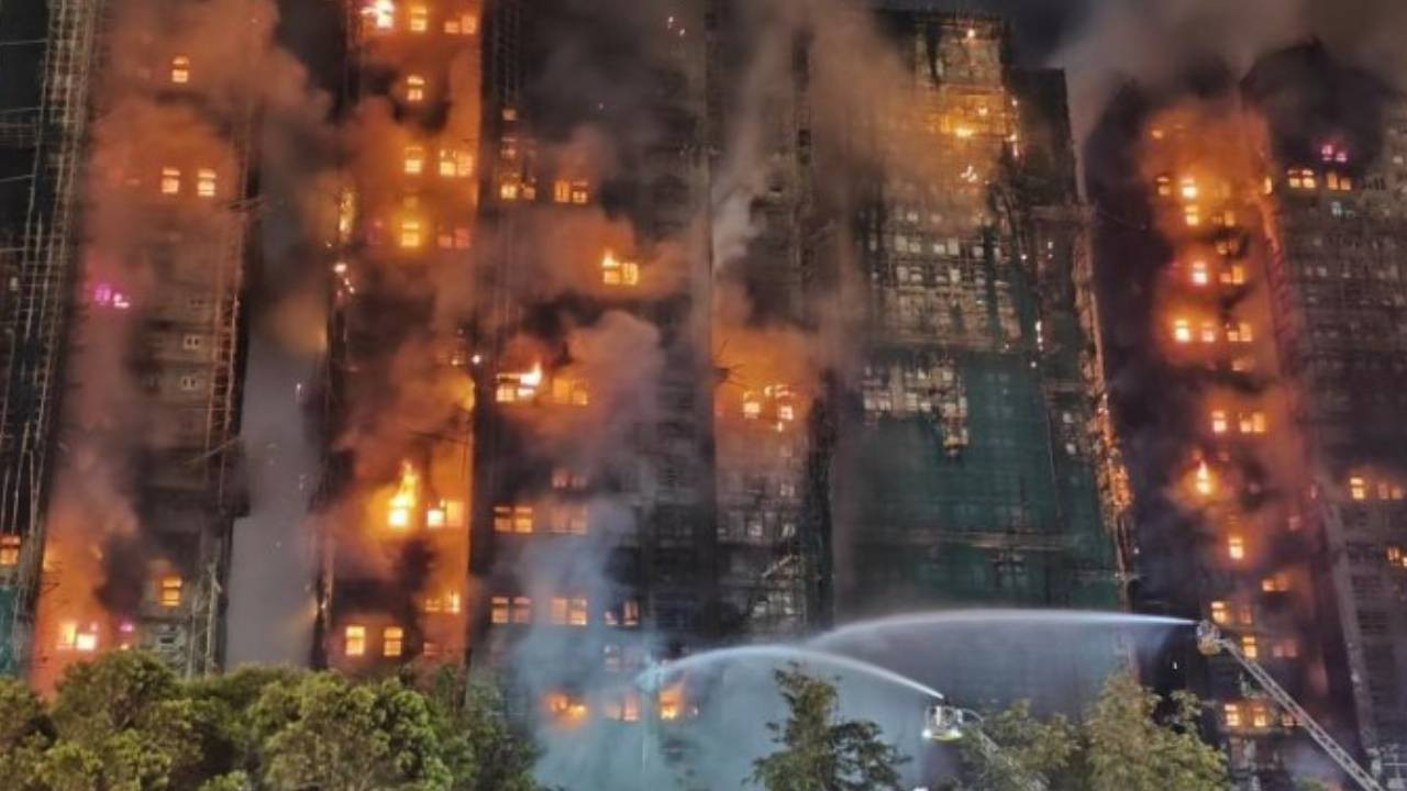 Hong Kong’daki yangında can kaybı 83’e yükseldi