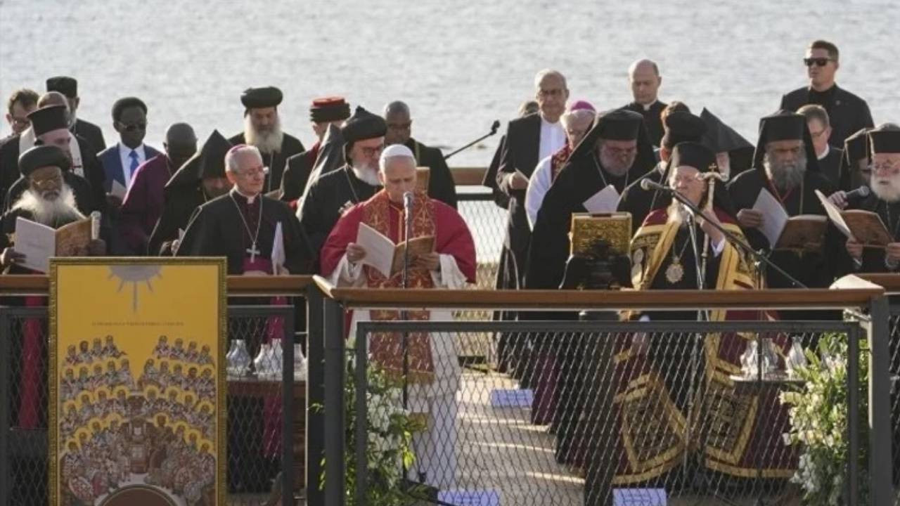 Papa 14. Leo İznik'te ayine katıldı