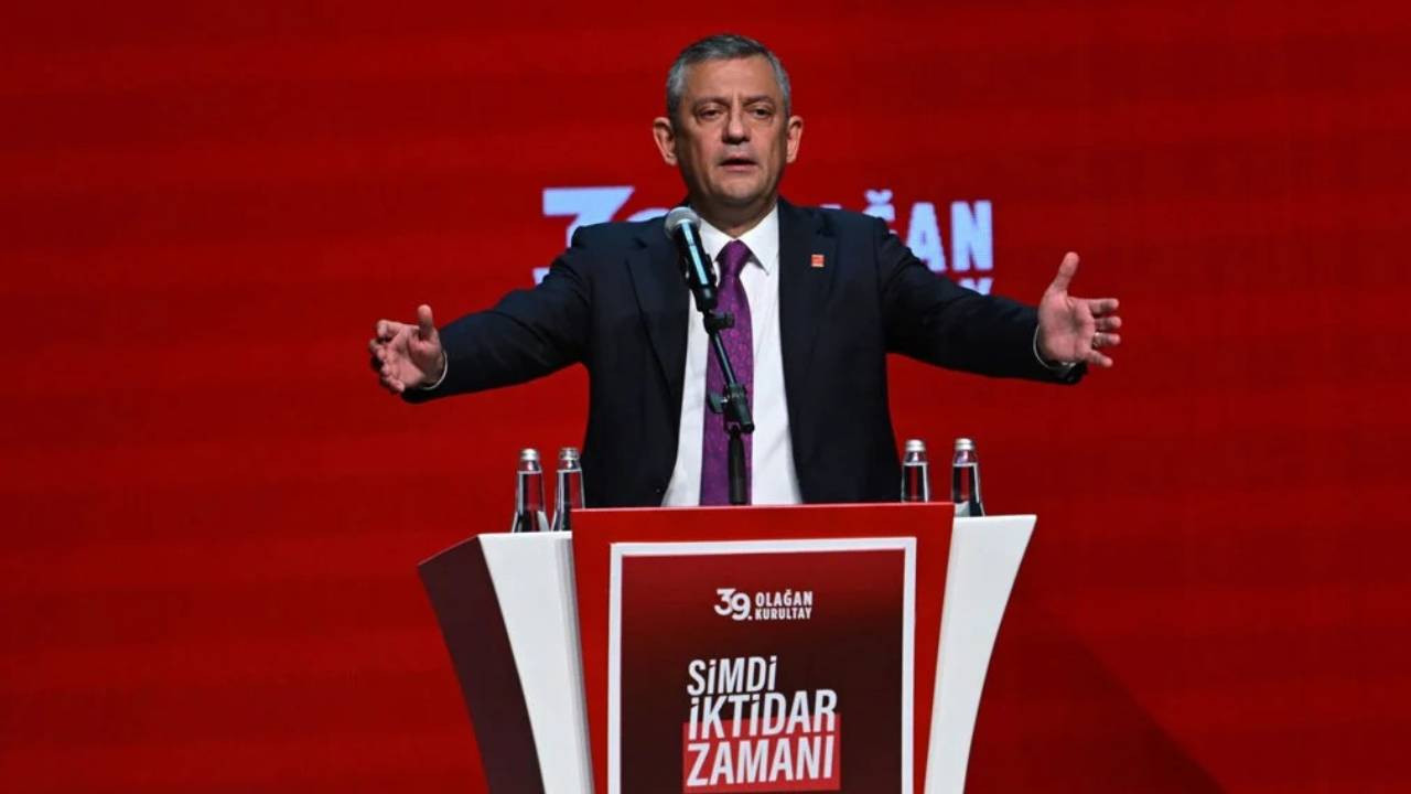 Özgür Özel dördüncü kez CHP Genel Başkanı seçildi