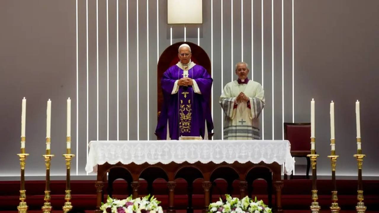 Papa 14. Leo, Wolkswagen Arena'da 4 bin kişilik ayini yönetti