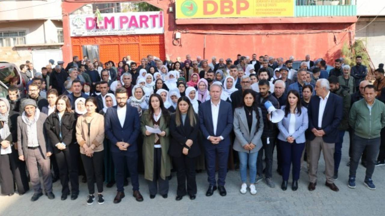 Cizre belediye eşbaşkanlarının tehdit edilmesi protesto edildi: İdari soruşturma başlatılsın