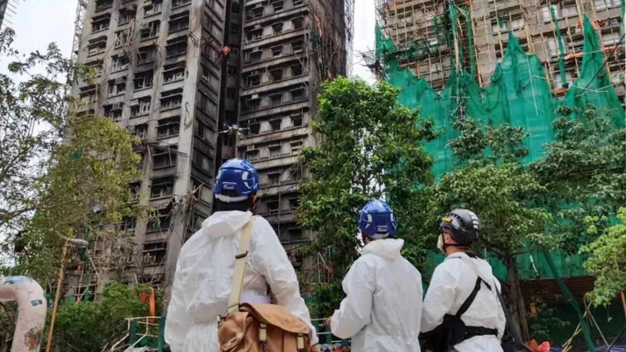 Hong Kong'daki yangında can kaybı 151'e yükseldi