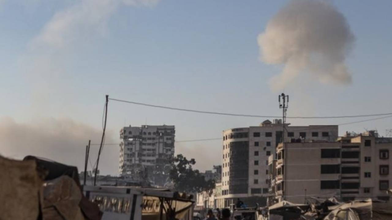 İsrail mülteci kampına saldırdı