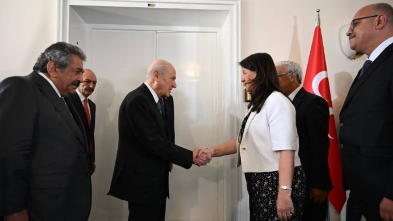 DEM Parti, Bahçeli görüşmesi sonrası ortak açıklama | Bahçeli: 'Pervin Hanımın her cümlesine imzamı atıyorum'