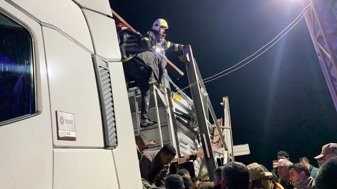 Mardin'de mısır kurutma silosu çöktü, bir işçi hayatını kaybetti