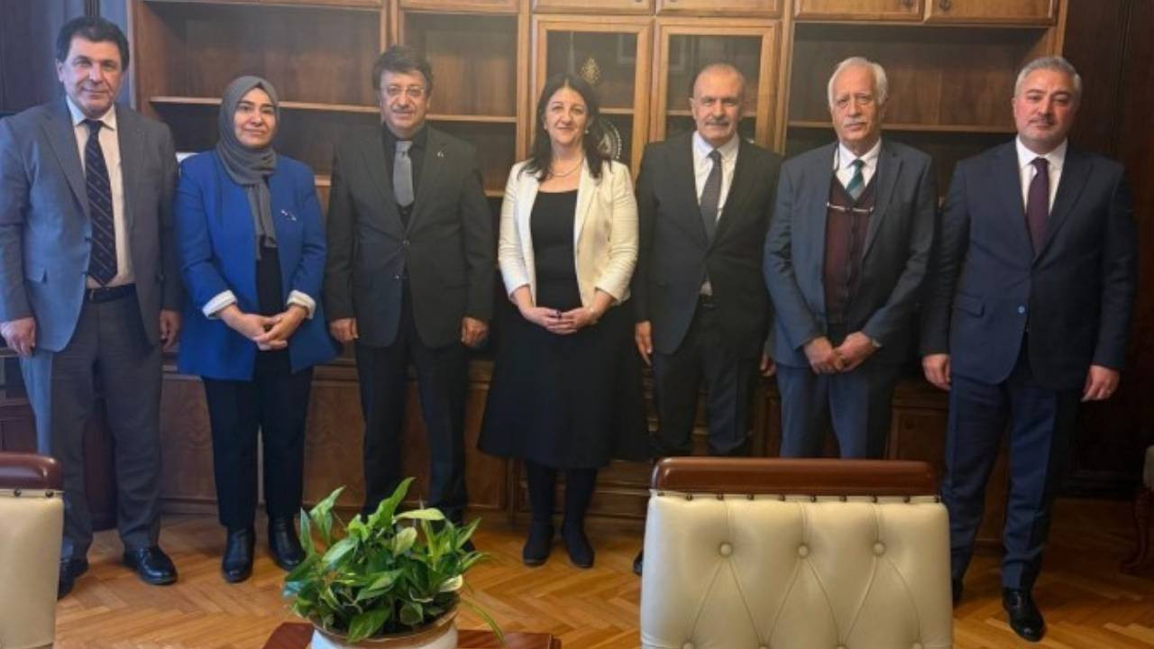 Talep Pervin Buldan'dan geldi... DEM Parti ve AKP Van milletvekilleri Meclis'te görüştü
