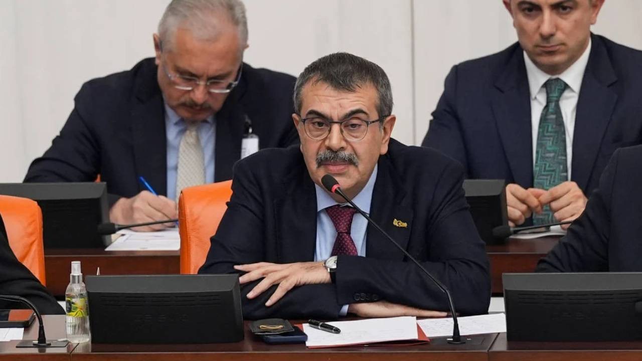 Bakan Yusuf Tekin: Kürtçe öğrenmek isteyen kurs aç…