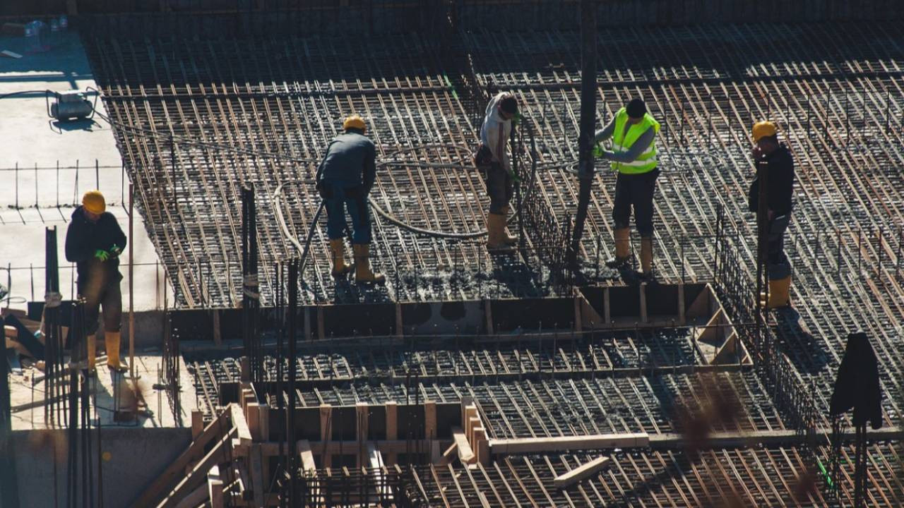 Sendikacılar ve iktisatçılardan asgari ücret tepkisi: İşçinin ekmeğine kan doğramaktır