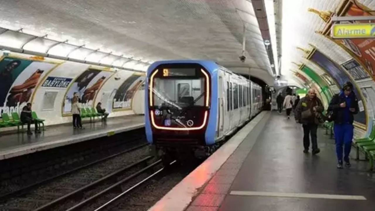 Paris metrosunda bıçaklı saldırı: 3 kadın yaralandı