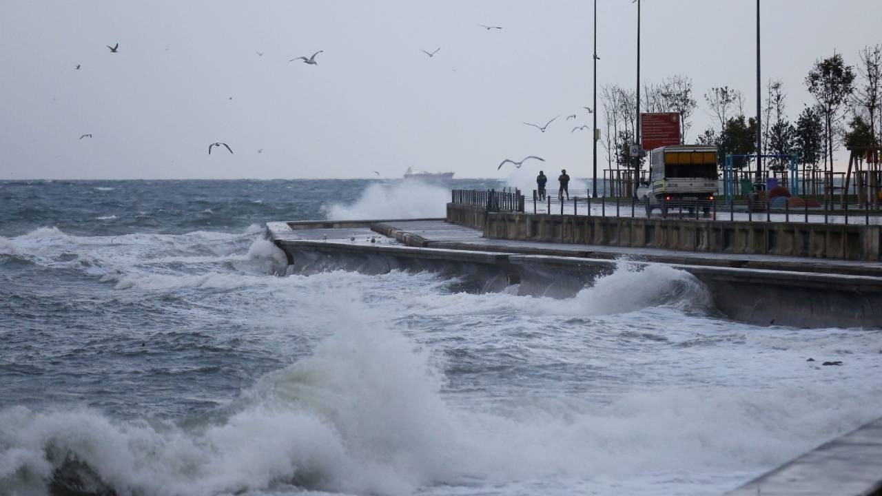 İstanbul için kar alarmı: Valilikten buzlanma uyarısı