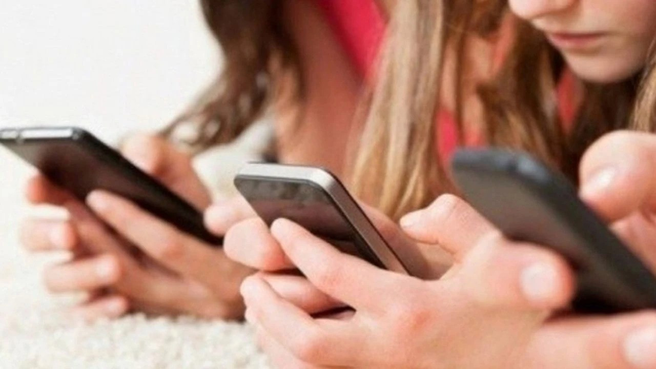 15 yaş altına sosyal medya düzenlemesi ay sonunda Meclis'e geliyor